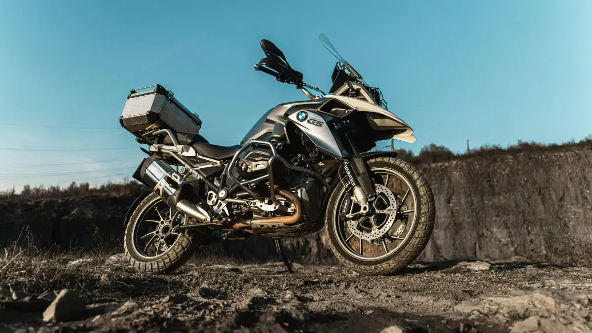 Motorrad online verkaufen in der Schweiz: privat oder Händler?