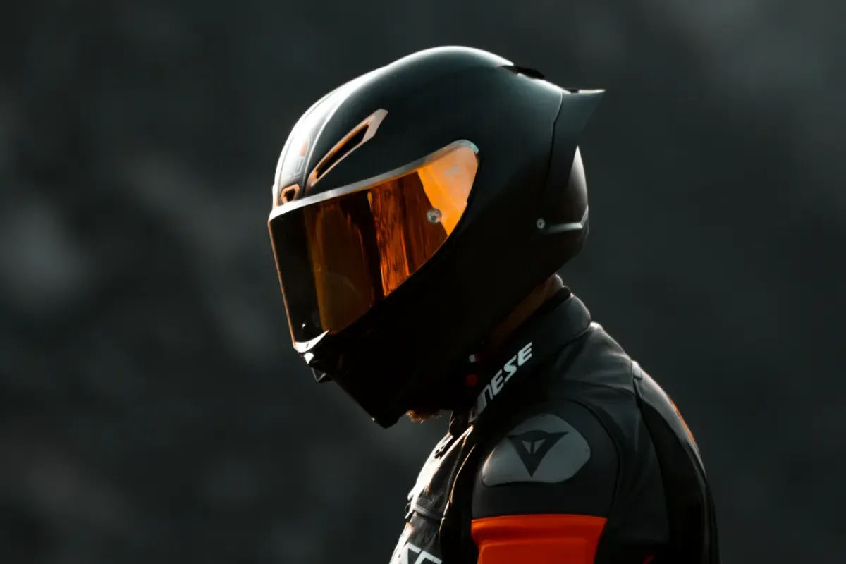 Equipaggiamento moto per principianti: ciò che serve davvero