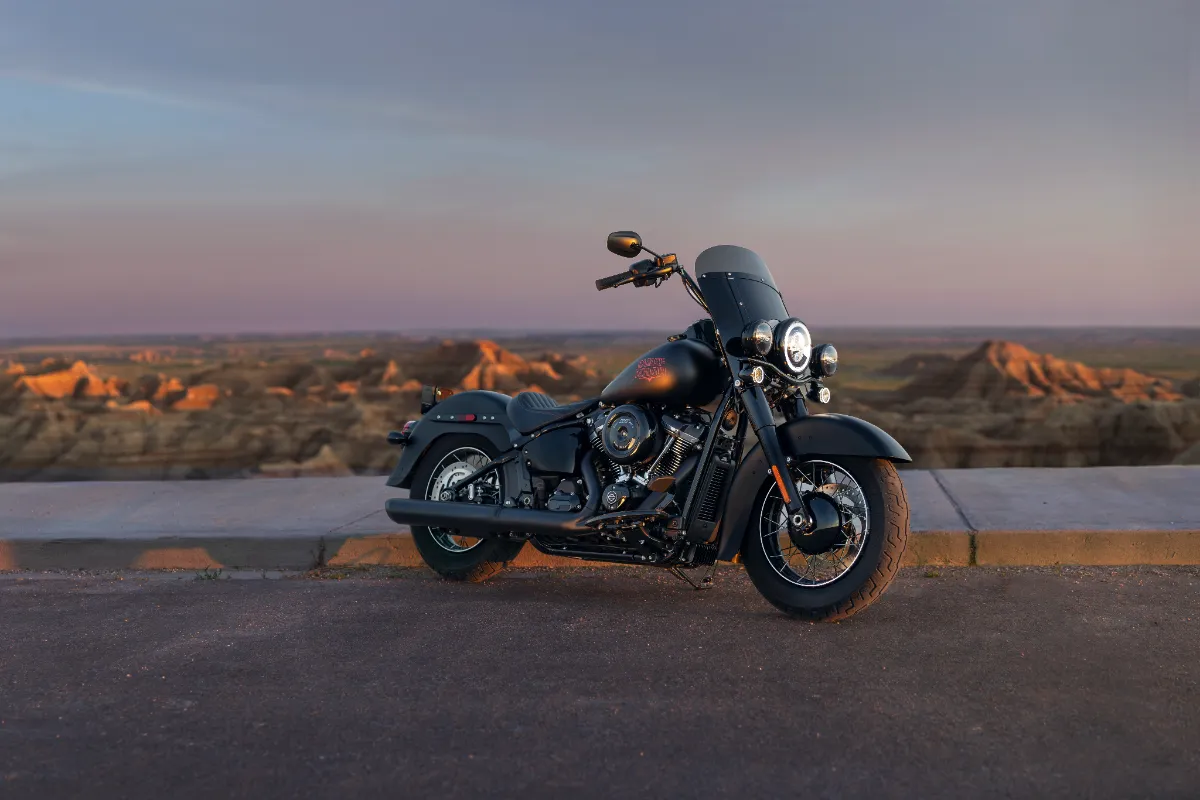 Harley-Davidson Deadwood 2026: Der düsterste Softail-Cruiser bisher