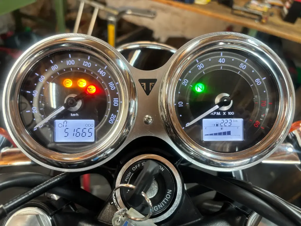 Triumph Bonneville T100 ABS ab MFK ab Service - 7