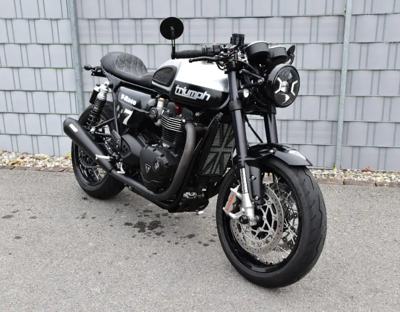TRIUMPH Thruxton 1200 R