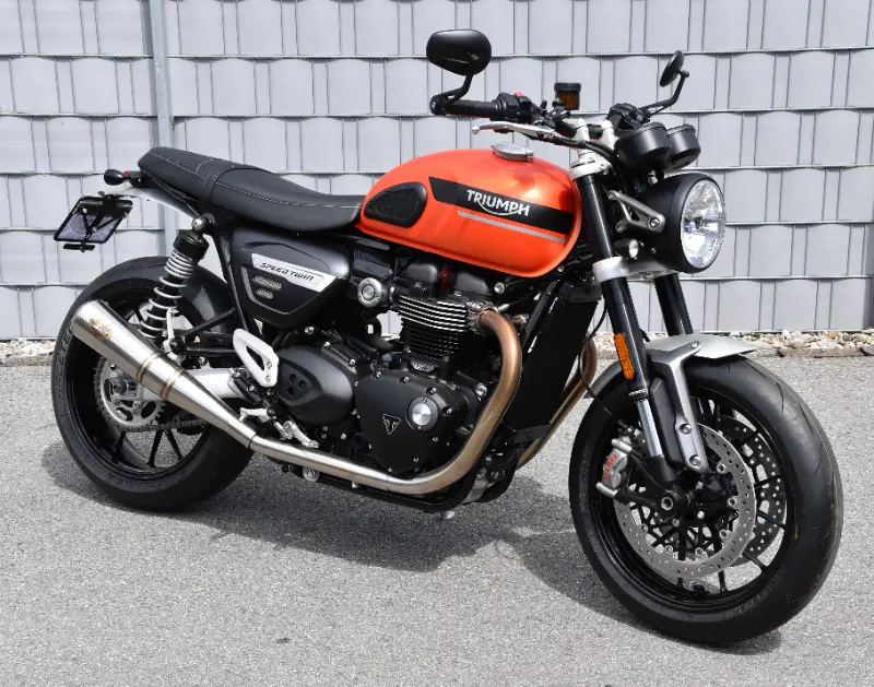 TRIUMPH Speed Twin 1200